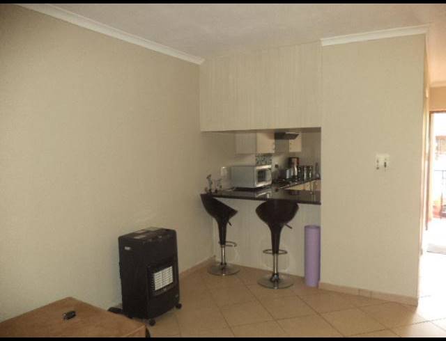 2 BEDROOM TOWNHOUSE FOR SALE IN FERNDALE